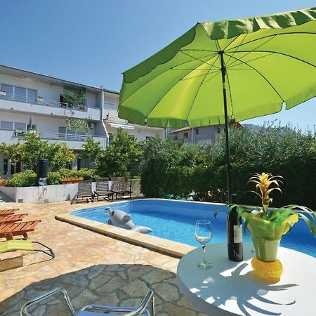 1 Bedroom Nice Apartment In Kastel Sucurac Kaštela Exterior foto
